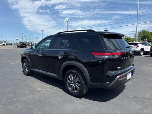 Super Black 2025 Nissan Pathfinder SV 4WD