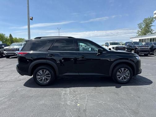 Super Black 2025 Nissan Pathfinder SV 4WD