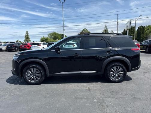 Super Black 2025 Nissan Pathfinder SV 4WD