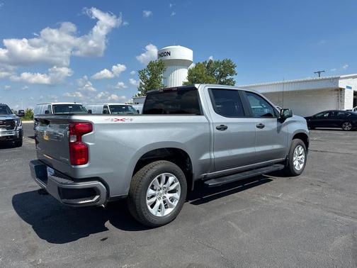 Sterling Gray Metallic 2025 Chevrolet Silverado 1500 Custom