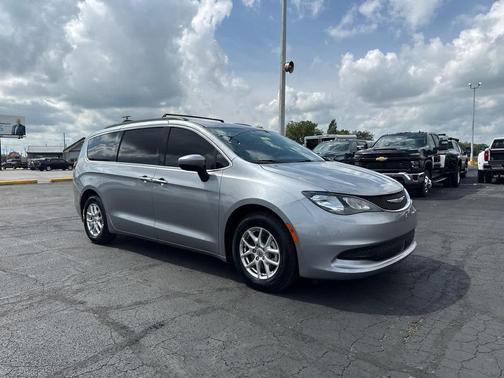 Billet Silver Metallic Clearcoat 2021 Chrysler Voyager LXI