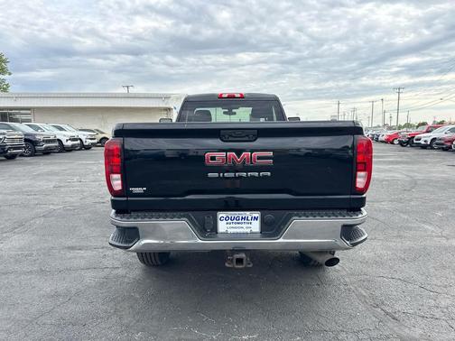 Onyx Black 2022 GMC Sierra 2500 Pro