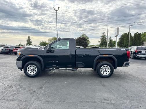 Onyx Black 2022 GMC Sierra 2500 Pro