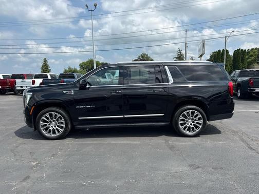 Onyx Black 2025 GMC Yukon XL Denali