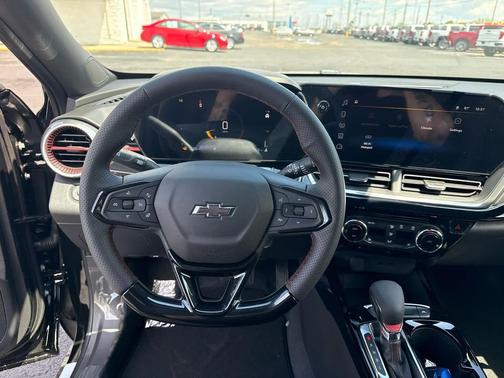 Mosaic Black Metallic 2026 Chevrolet Trax FWD 2RS