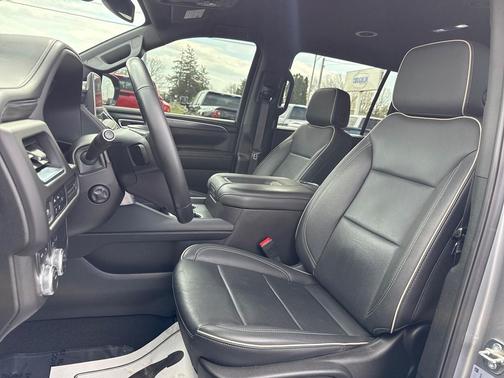 Sterling Metallic 2024 GMC Yukon XL SLT