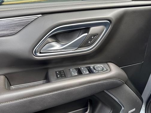 Sterling Metallic 2024 GMC Yukon XL SLT