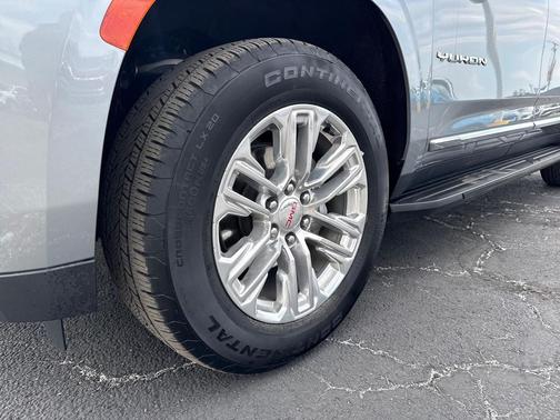 Sterling Metallic 2024 GMC Yukon XL SLT