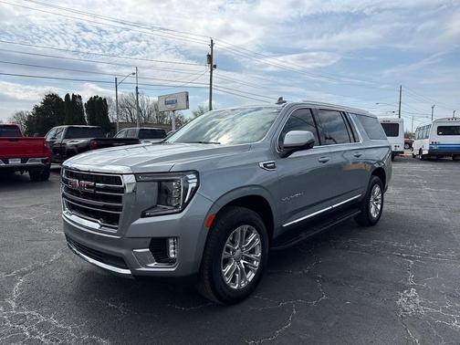Sterling Metallic 2024 GMC Yukon XL SLT
