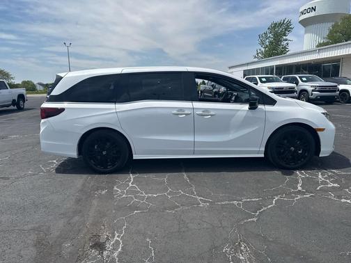 Crystal Black Pearl 2025 Honda Odyssey Sport-L