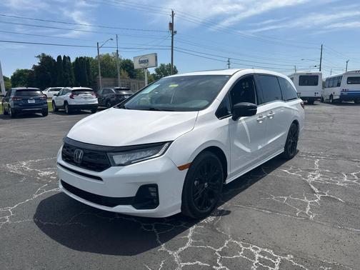 Crystal Black Pearl 2025 Honda Odyssey Sport-L