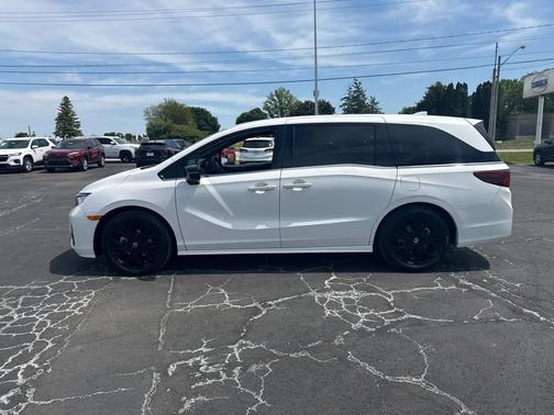 Crystal Black Pearl 2025 Honda Odyssey Sport-L