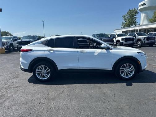 Summit White 2024 Buick Envista Preferred FWD
