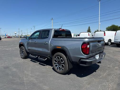 Sterling Metallic 2025 GMC Canyon AT4