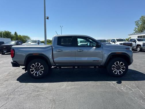 Sterling Metallic 2025 GMC Canyon AT4