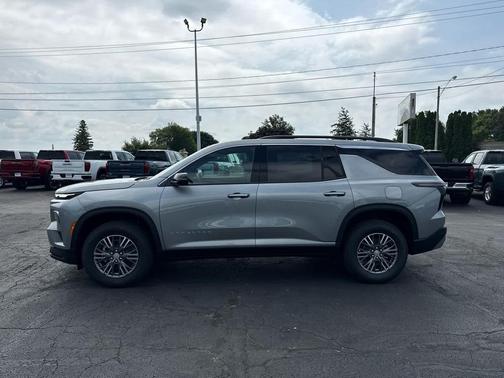 Sterling Gray Metallic 2026 Chevrolet Traverse LT
