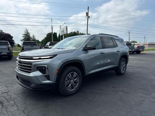 Sterling Gray Metallic 2026 Chevrolet Traverse LT