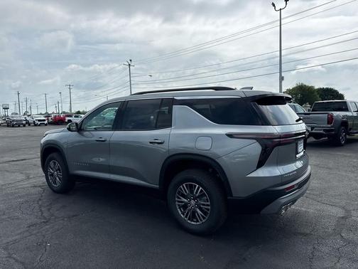 Sterling Gray Metallic 2026 Chevrolet Traverse LT