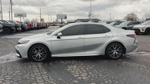 2024 Toyota Camry Hybrid SE