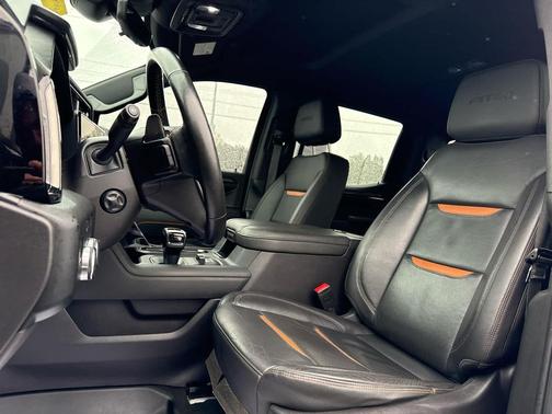 Summit White 2024 GMC Sierra 1500 AT4