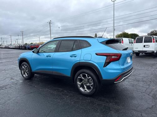 Marina Blue Metallic 2026 Chevrolet Trax LT