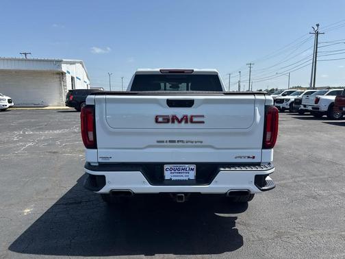 Summit White 2022 GMC Sierra 1500 AT4