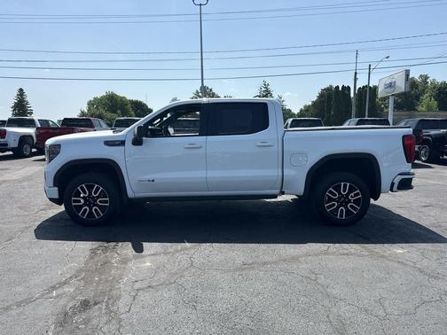 Summit White 2022 GMC Sierra 1500 AT4