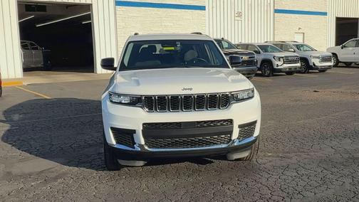 2022 Jeep Grand Cherokee L Laredo