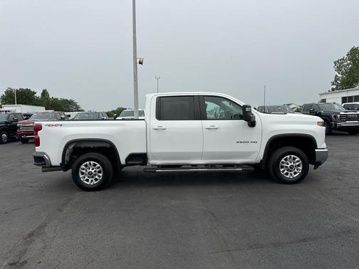 Summit White 2025 Chevrolet Silverado 2500 LT