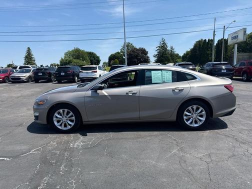 Mineral Gray Metallic 2022 Chevrolet Malibu FWD LT