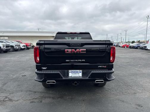 Onyx Black 2024 GMC Sierra 1500 AT4