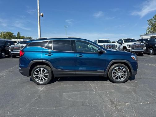 Blue Emerald Metallic 2021 GMC Terrain SLT