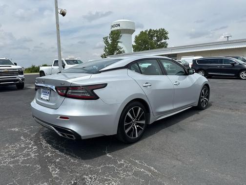Brilliant Silver Metallic 2023 Nissan Maxima SV Xtronic CVT