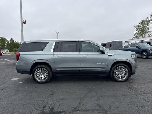 Sterling Metallic 2023 GMC Yukon XL Denali