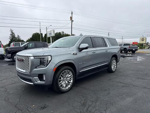 Sterling Metallic 2023 GMC Yukon XL Denali