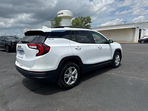 Summit White 2024 GMC Terrain SLE