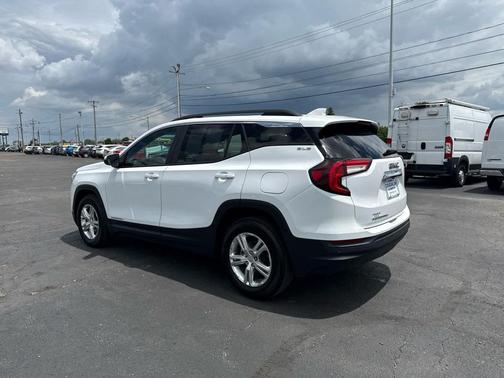 Summit White 2024 GMC Terrain SLE