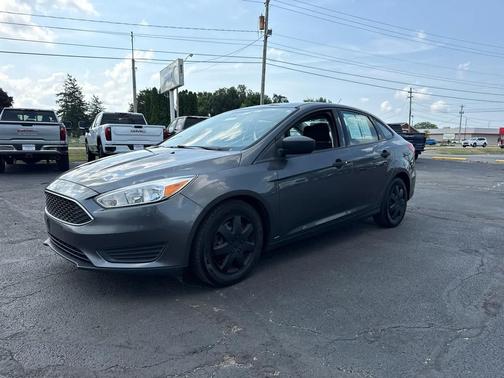 Magnetic Metallic 2018 Ford Focus SE
