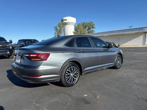 Platinum Gray Metallic 2019 Volkswagen Jetta 1.4T SE