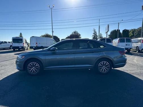 Platinum Gray Metallic 2019 Volkswagen Jetta 1.4T SE