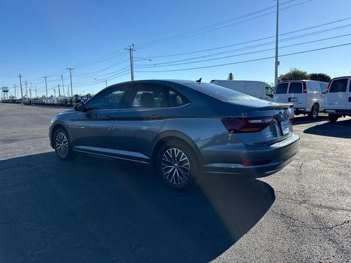 Platinum Gray Metallic 2019 Volkswagen Jetta 1.4T SE