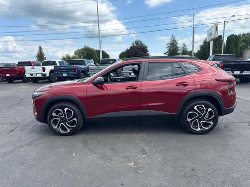 Crimson Metallic 2025 Chevrolet Trax FWD 2RS