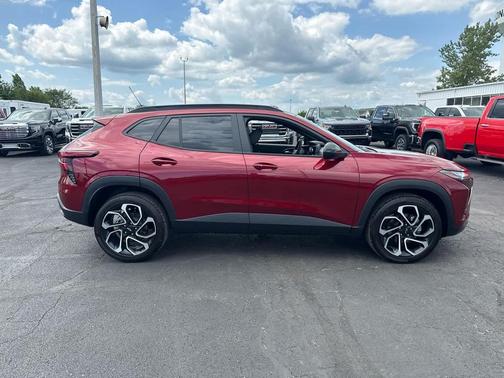 Crimson Metallic 2025 Chevrolet Trax FWD 2RS