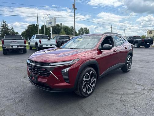 Crimson Metallic 2025 Chevrolet Trax FWD 2RS