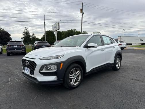 Chalk White 2020 Hyundai KONA SE