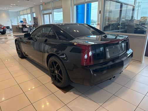 Black Raven 2004 Cadillac XLR Base