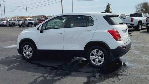 Summit White 2016 Chevrolet Trax LS