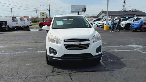 Summit White 2016 Chevrolet Trax LS