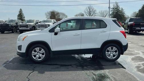 Summit White 2016 Chevrolet Trax LS
