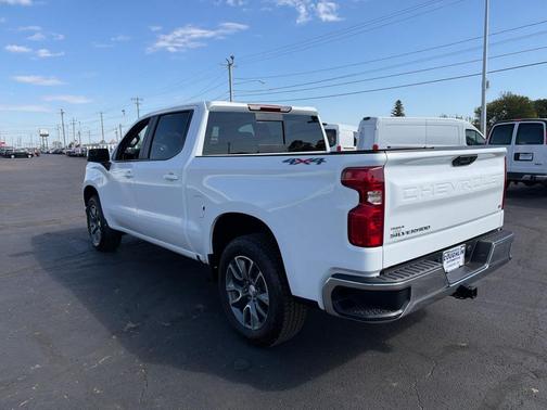 Summit White 2026 Chevrolet Silverado 1500 LT